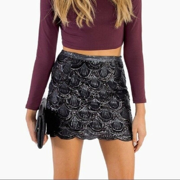 Tobi Dresses & Skirts - NWT Tobi Black Scalloped Sequin Mini Skirt